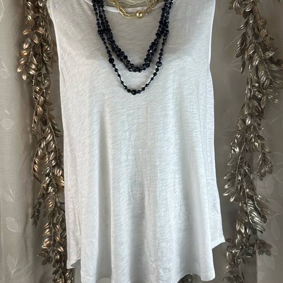 Torrid White Flowy Sleeveless Tank Top - Size 0  Large Basic Casual Layering Top - Picture 11 of 11